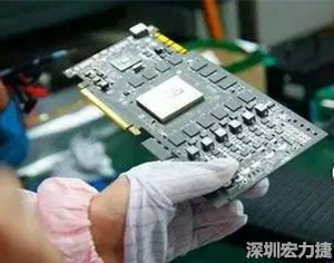 在當(dāng)前的產(chǎn)業(yè)鏈整合和協(xié)同發(fā)展創(chuàng)新的戰(zhàn)略轉(zhuǎn)型期,PCB高密度化和PCB新功能化和智能化,輕、薄、細(xì)、小的發(fā)展帶來(lái)的產(chǎn)品散熱、精密布局、封裝設(shè)計(jì)等也為上游CCL產(chǎn)業(yè)的創(chuàng)新提出了更為嚴(yán)苛的要求。