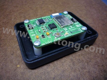 熱熔膠的牢固程度，對(duì)于非高振動(dòng)的應(yīng)用來(lái)說(shuō)已經(jīng)很足夠，而且如果你想要讓盒子另作他途，支架也可以拿掉，用酒精磨擦即可移除熱熔膠。